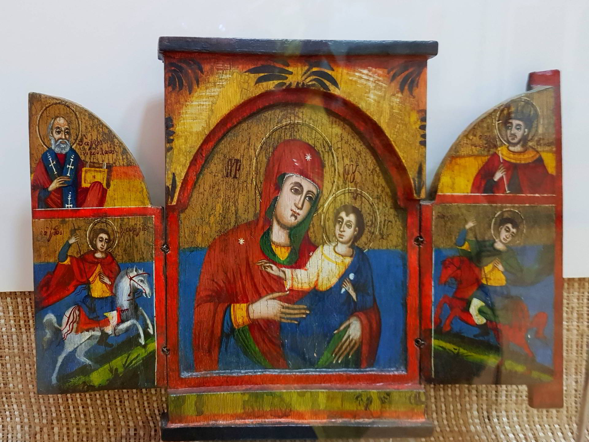 „Sărbătoarea Paștelui în satul tradițional românesc” o nouă expoziție la Muzeul de Artă Populară Constanța