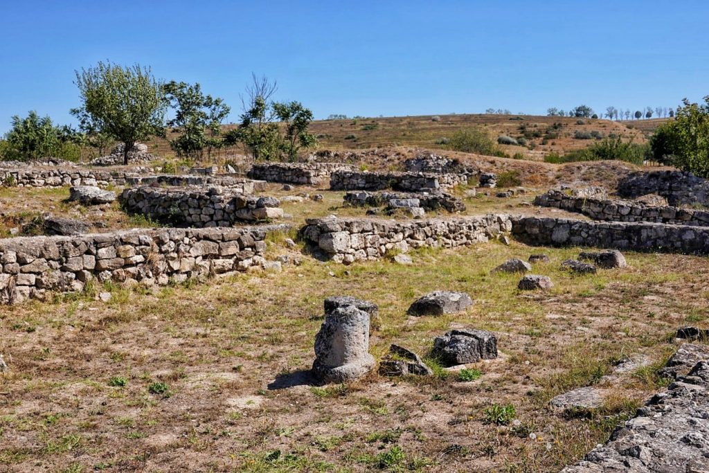 basilica-cetatea-tropaeum-traiani-adamclisi