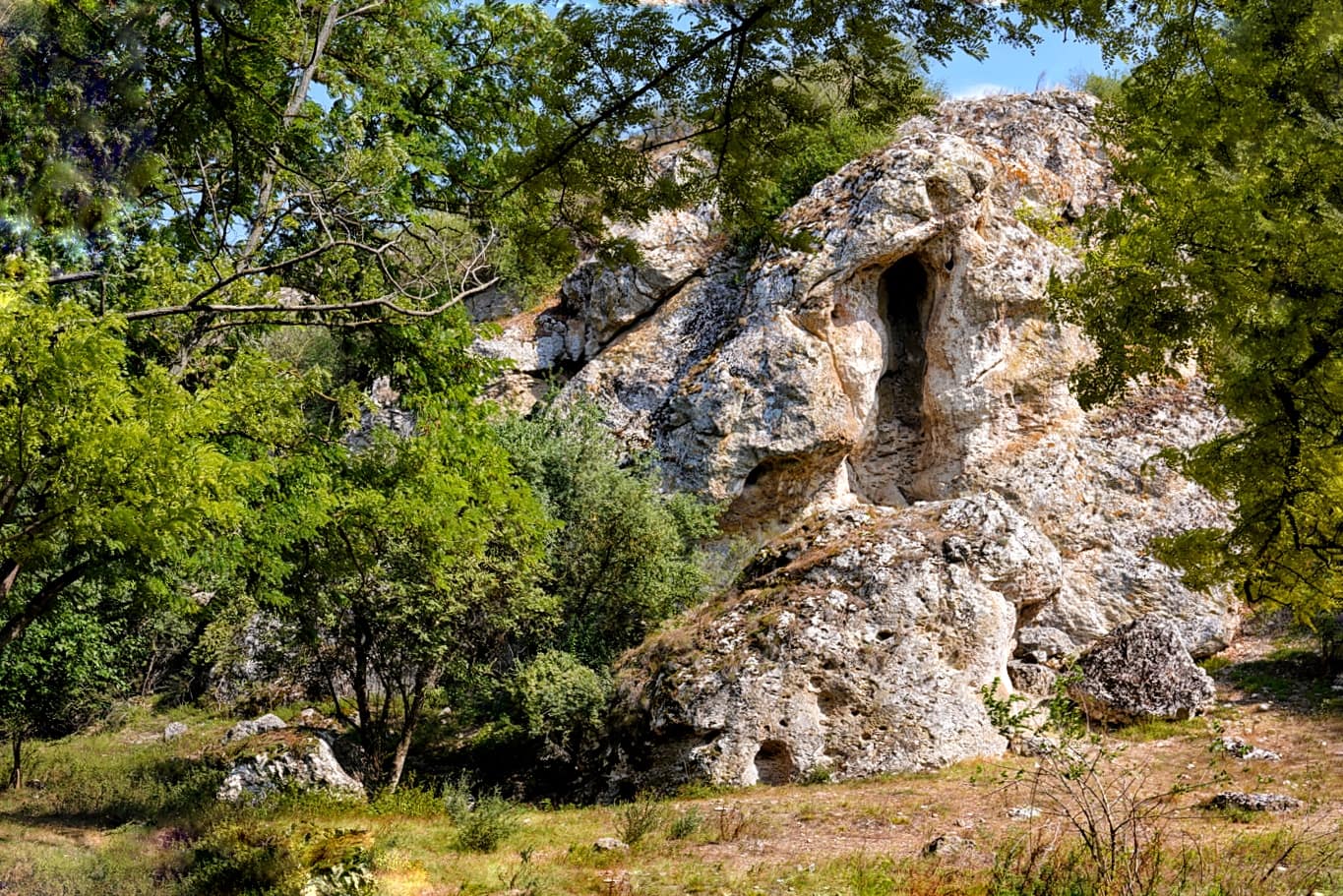At first Pole drifting Gura Dobrogei, rezervația cu peste 10 peșteri în stâncile din perioada  jurasică - Descopera Dobrogea