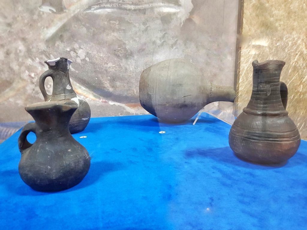 ceramica-cenusie-protobulgari-dobrogea-mixobarbari-populatii-migratoare-Dobrogea