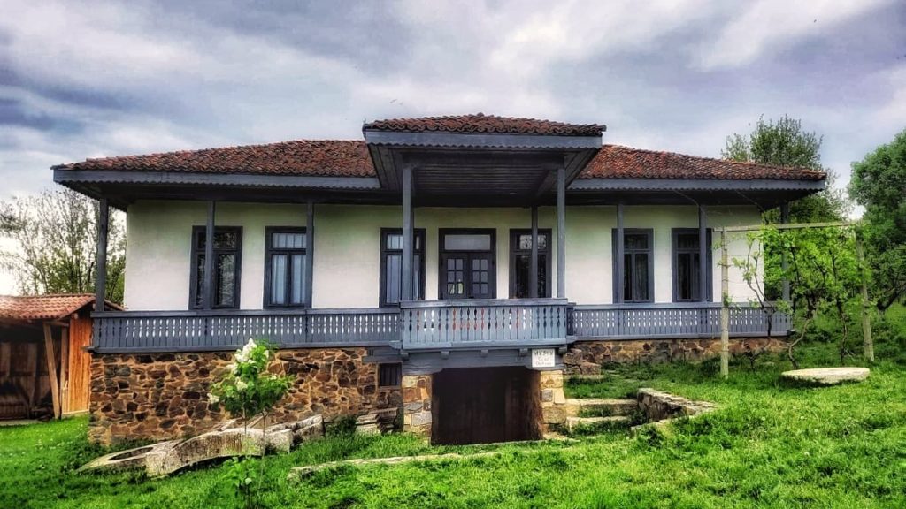 casa-traditionala-dobrogeana-manastirea-dervent-muzeul-satului-dobrogean