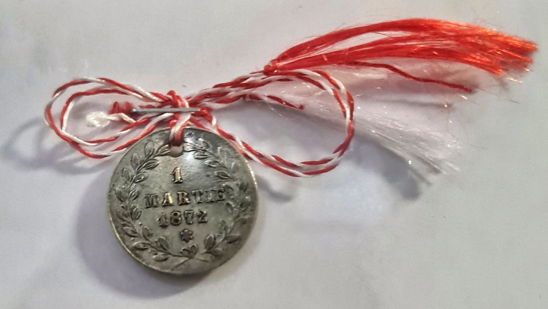 martisorul-amuleta-si-simbol-cel-mai-vechi-martisor-datat-in-romania-1872