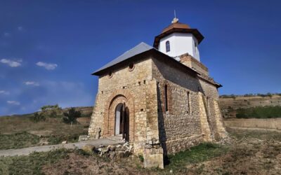 Mănăstirea Adâncata, singura clădire rămasă într-un sat părăsit și foarte izolat din județul Constanța