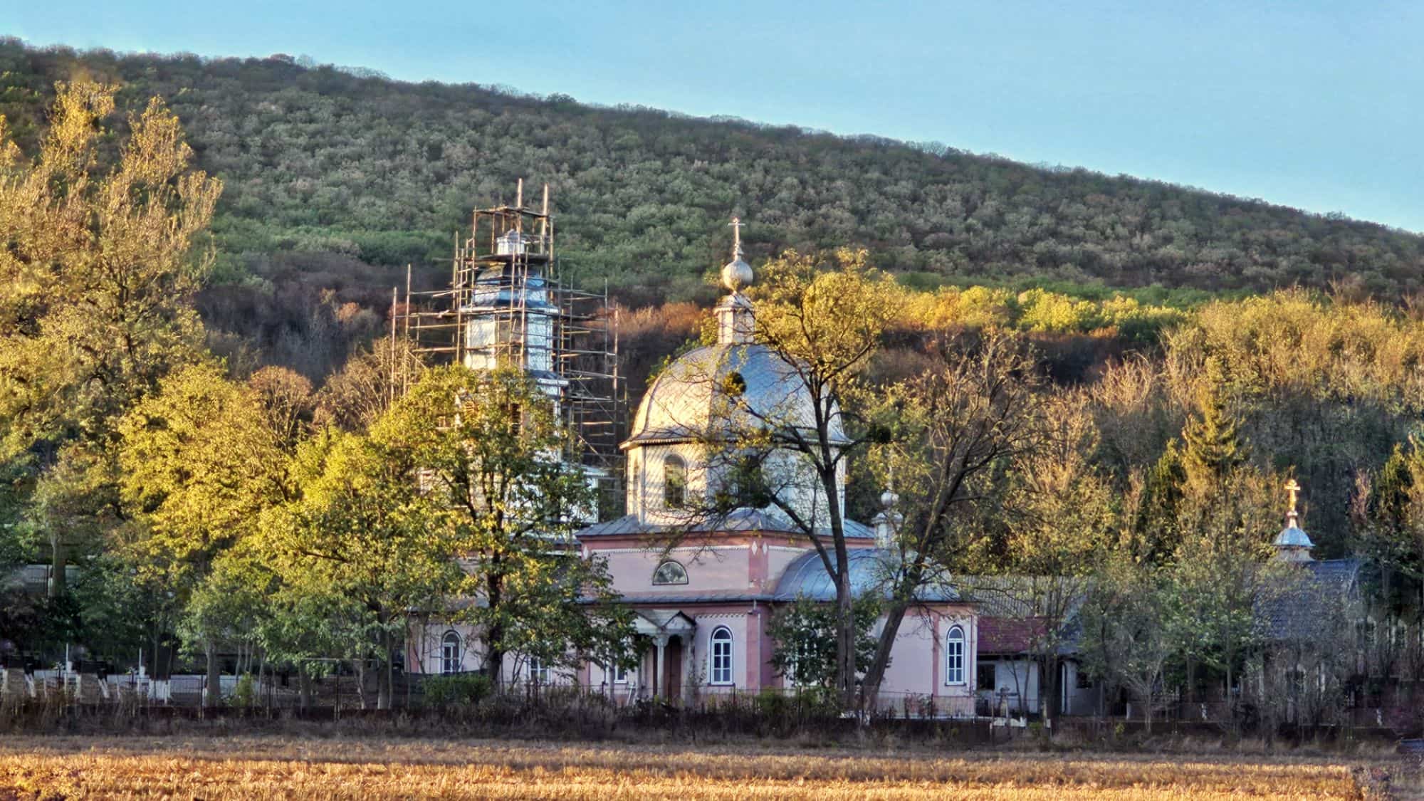 manastirea-uspenia-manastire-de-calugari-pe-rit-vechi-slava-rusa-tulcea-dobrogea